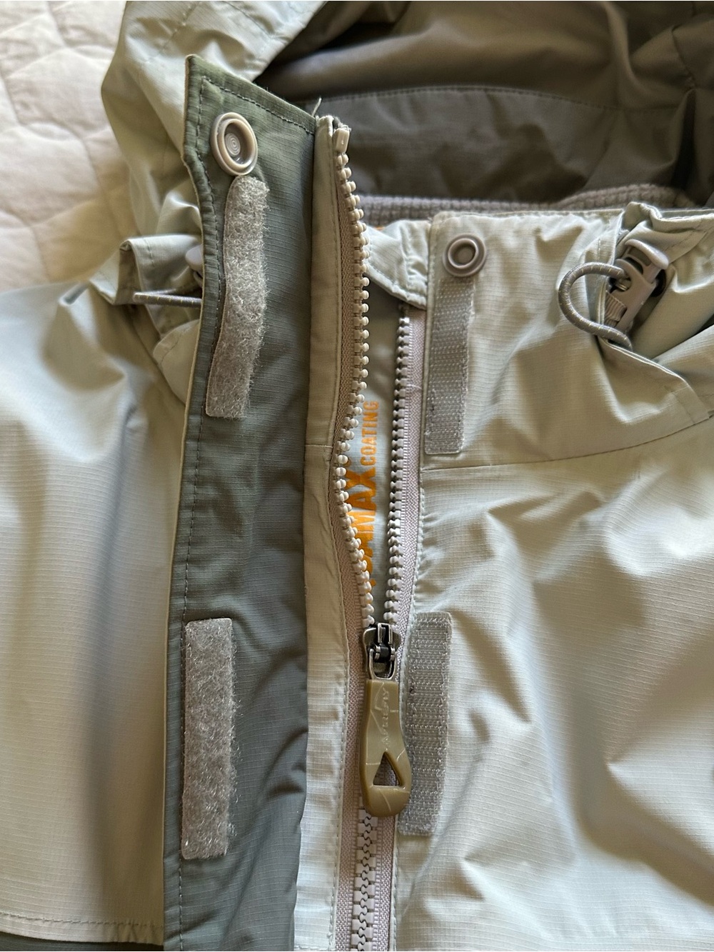 Hooded shell/rain jacket - Picture 14 of 16